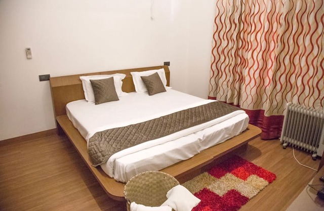 Classic Pine View Villa Kasauli