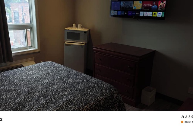 Queensway Motel