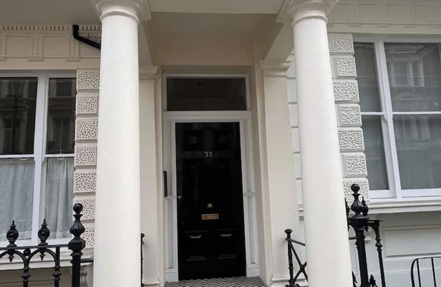 Newly Refurbished - Awesome 3 Bedroom Notting Hill Very Central With a Balcony