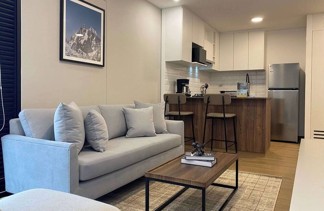 w Refined 1BR in the Heart of Miraflores