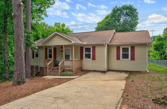 Shirley St At Duke Medical Pavilion 3 Bedroom Home by Quantum Suites