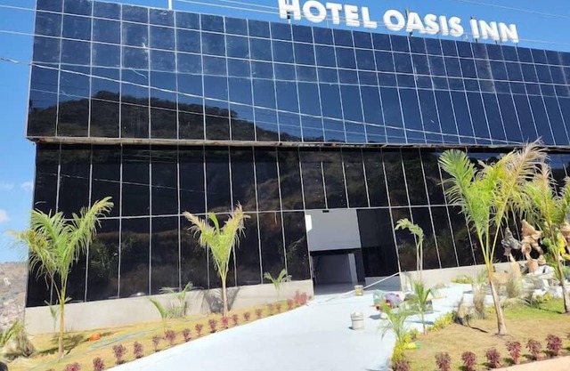 HOTEL OASIS INN