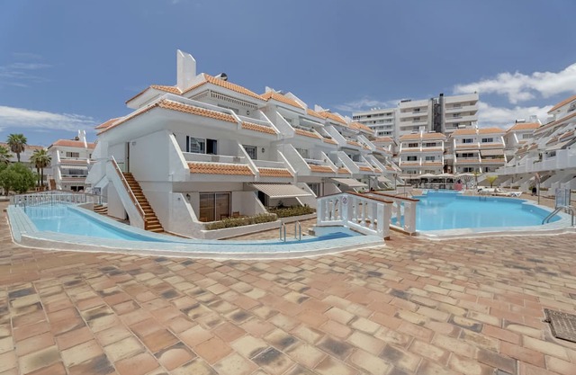Vacation Home 'Las Floritas Sunrise' with Shared Pool, Private Terrace and Wi-Fi