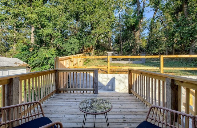 Friendly Getaway Home w/ Backyard & Firepit for Extended Stays near Downtown KC