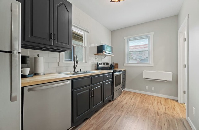 Lavina Lounge walkable to downtown!