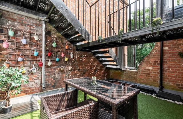 Spacious Elegance, free parking perfect for London| Pass the Keys