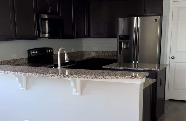 Charming 4-bedroom With a Lagoon View in Beaufort with WiFi and AC