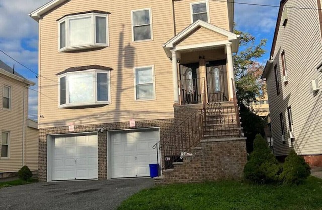 NYC Adjacent Home - Sleeps 9
