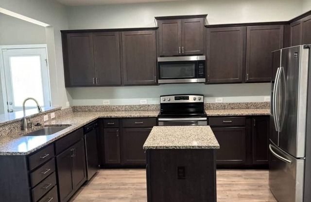 3-bedroom house in charming Beaufort with a Loft, AC, WiFi. Enjoy your stay