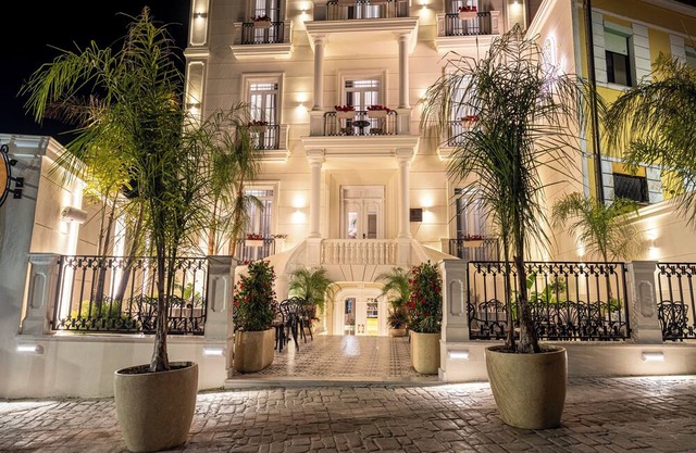 Art Gallery Boutique Hotel