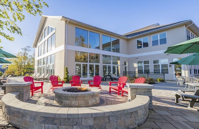 Luxury one bedroom unit with full amenities
