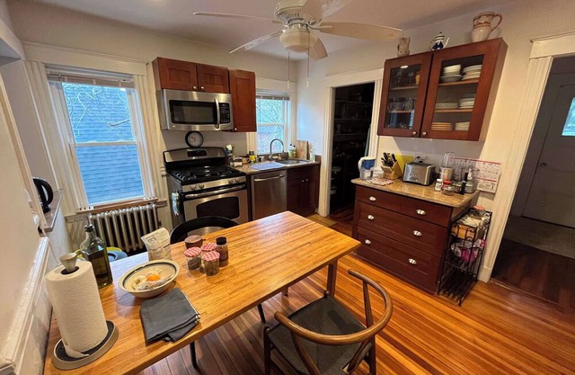 1-bedroom apartment with AC and WiFi in pleasant Cambridge