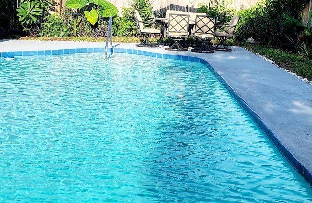 Spacious home with extra large pool, water falls and centraly located.nn