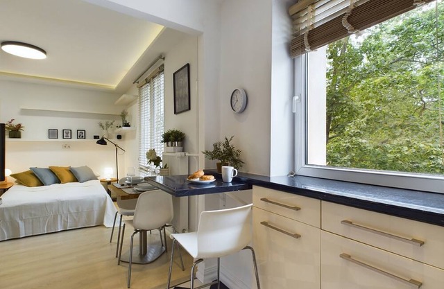 Cosy Studio for 2 by Renters