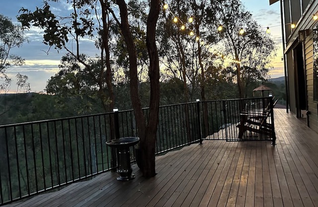 Self Check In, getaway with stunning views of Boomerang Lagoon and Mt Kooralbyn.