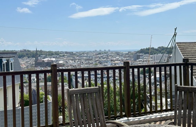 Modern Apartment, Great Location, Fabulous View
