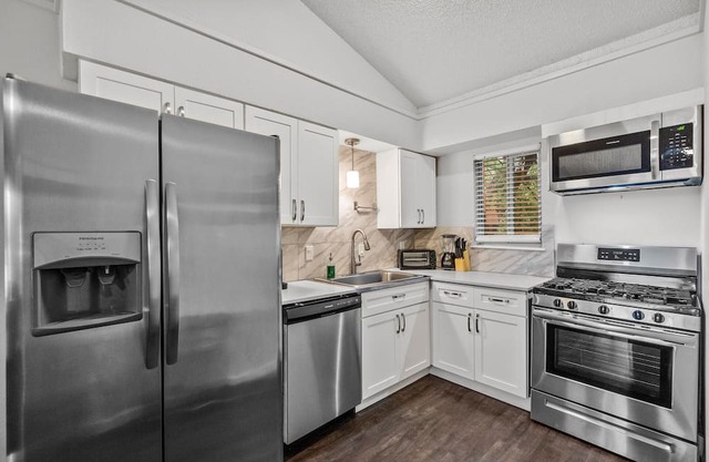Stylish 1BR | Zilker | Evonify 3817