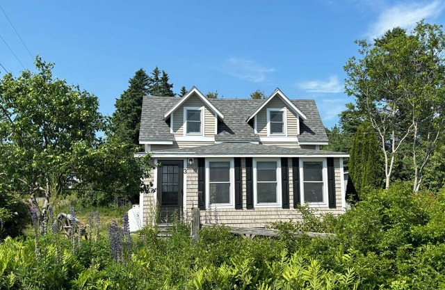 Cute 2-bedroom cottage near Acadia