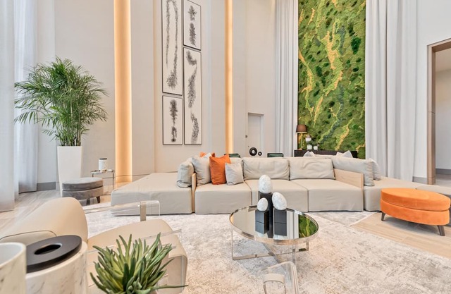 Elegant Doral Escape: Room & Luxury