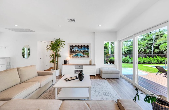 Centrally Located Heated Pool Lush Tropical Surrounding Oasis Key Resldences