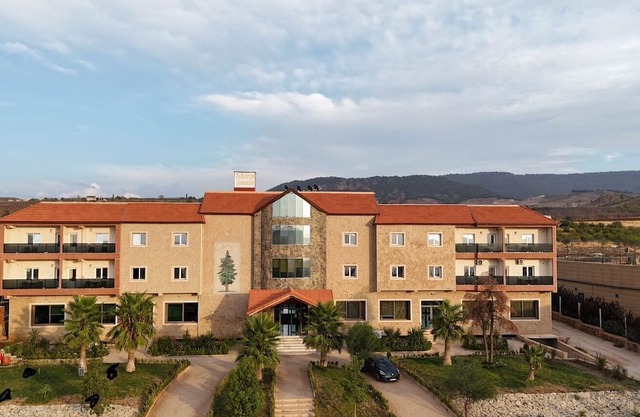 AUBERGE JOMANA PARK