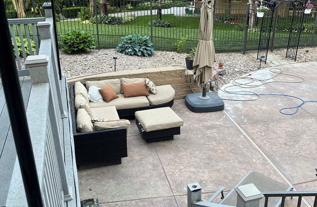 Spacious Family home w/ underground pool. 20 minutes from downtown Omaha.