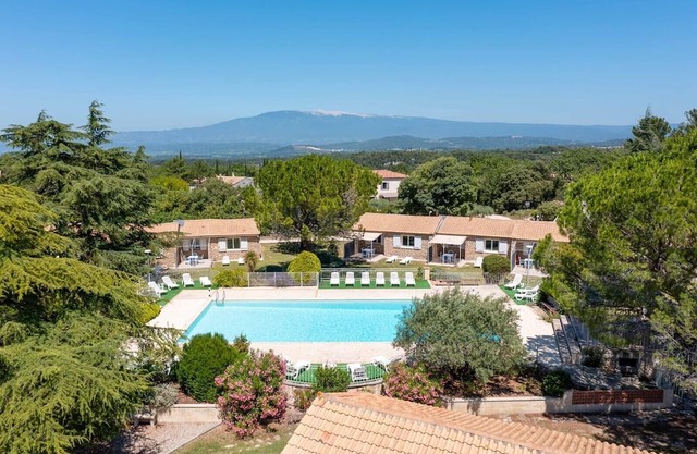 Stone pavilion in the heart of Provence.