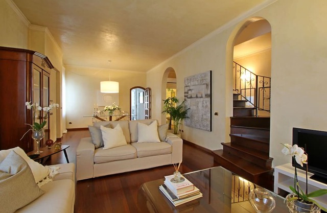 Wonderful private villa with WIFI, A/C, TV, terrace, pets allowed and parking, close to La Spezia