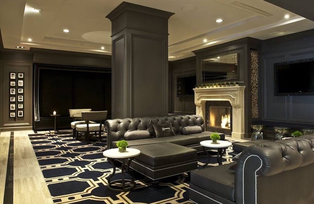 Upscale Hotel | Classic City Stay Near Museums and Monuments