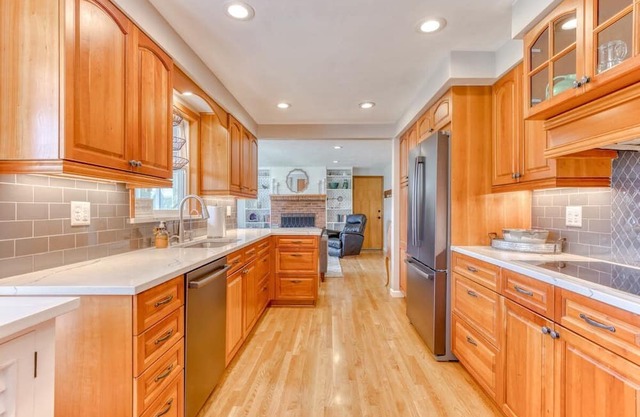 Orchard Oasis - Family Getaway, Pet Friendly, Hot Tub, Near WOU