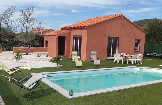 Magnificent Holiday Villa near Perthus with swimming pool and air conditioning!
