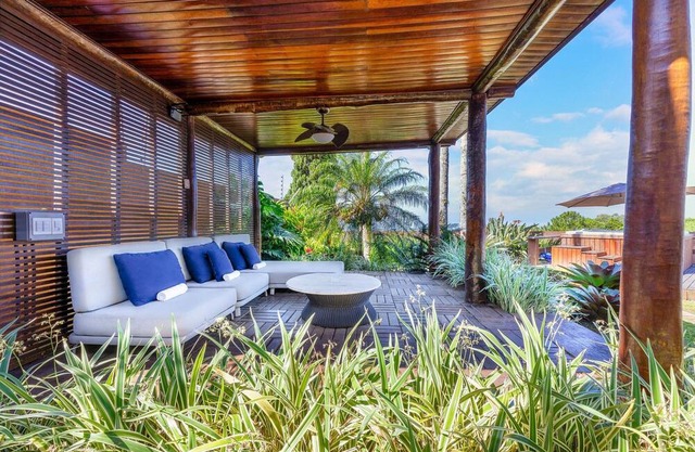 Mansion with incredible views in Guarujá - Gua001