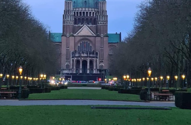Charming 3 bedroom apartments view of the Koekelberg Basilica