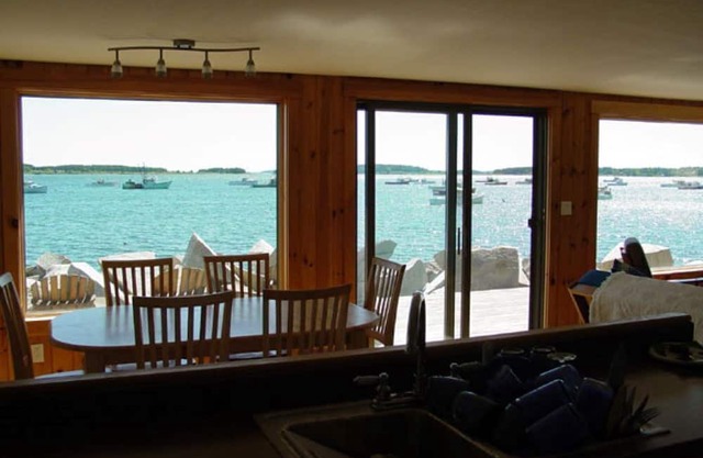 Cozy cottage right on the water
