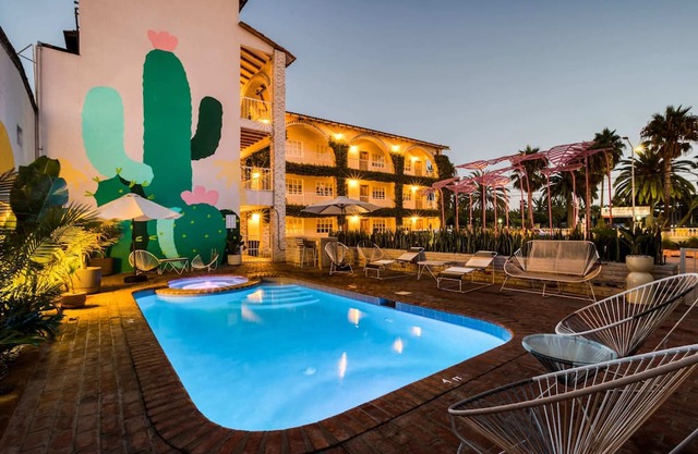 Gorgeous Room Near the Beach | Pool & Jacuzzi
