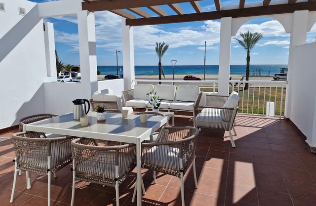 Precioso apartamento en primera linea de playa con vistas inmejorables