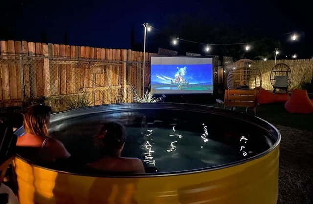 Cozy Cactus | Cowboy Pool | Outdoor Movies | 3BR | Walk to Saloon