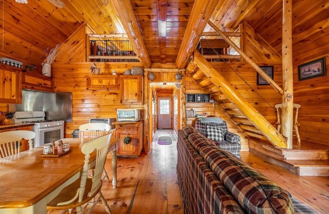 Nature Lover's Paradise: Cabin w/ Scenic Trails