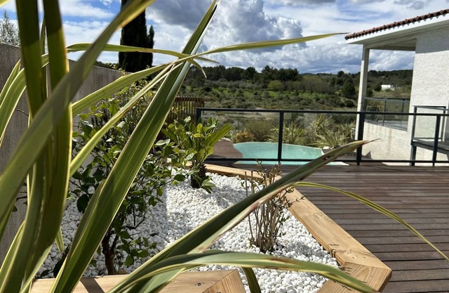 Villa Contemporaine Avec vue sur la Garrigue, Piscine Chauffée et Jacuzzi