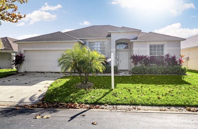 Grand Luxury Deluxe 4BR Pool Home near Disney Parks