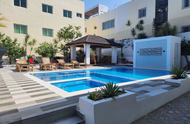 Mar!! 5 minutes from the bech! Pool!!