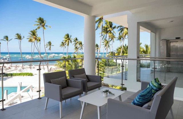 Destination Jelly Playa Coral Condo