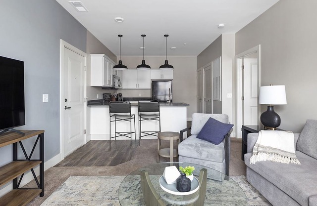 Modern Apartment in Prime Location (ID1358X328)