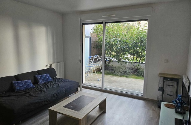 Charming furnished 2-room apartment with garden and terrace