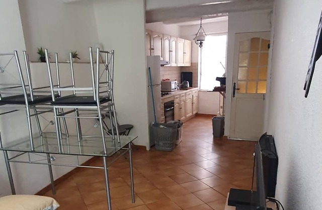 Maison de Village Pour 6 Personnes. Proche des Commodités, Parkings Gratuits