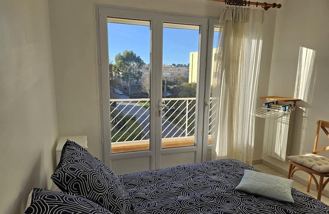 Bright apartment - near the beach