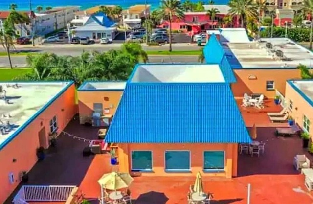 Amazing 1st Floor Poolside Condo Steps to Beautiful North Redington Beach