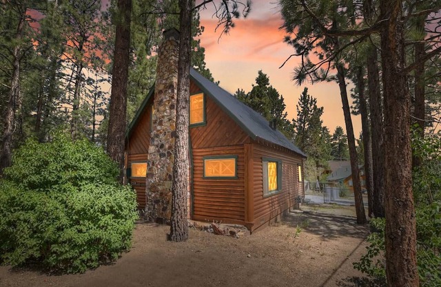Poets Corner Cabin Cutie-Big Bear City