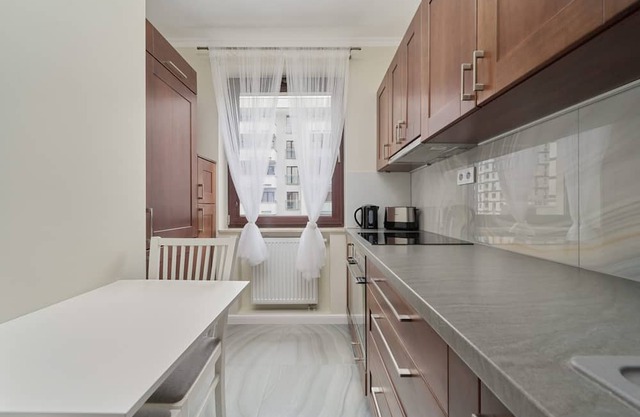 Floral Apartment Nyska by Renters