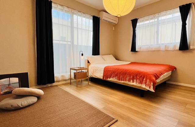 Direct access to Osaka Kansai Airport,5 minutes by train from Nanba